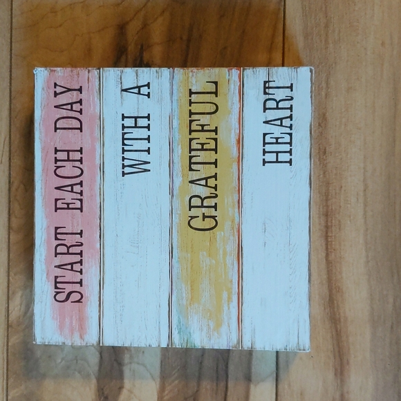 "START EACH DAY WITH A GRATEFUL HEART" - Picture 1 of 3